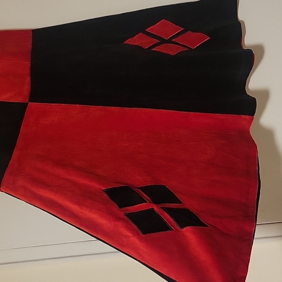 Velvet Harley Quinn Dress - Picture 4 of 9